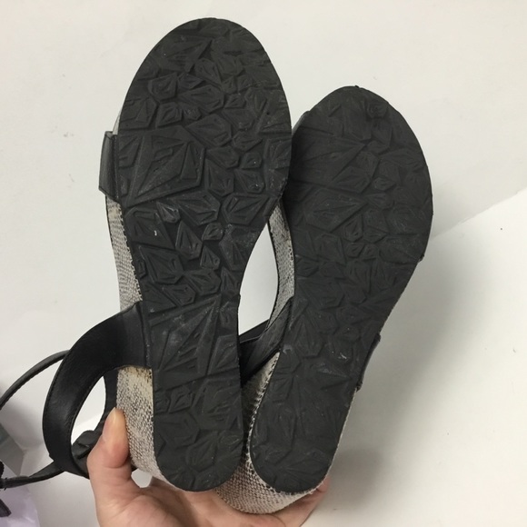 VOLCOM Platform Sandals - Picture 11 of 16